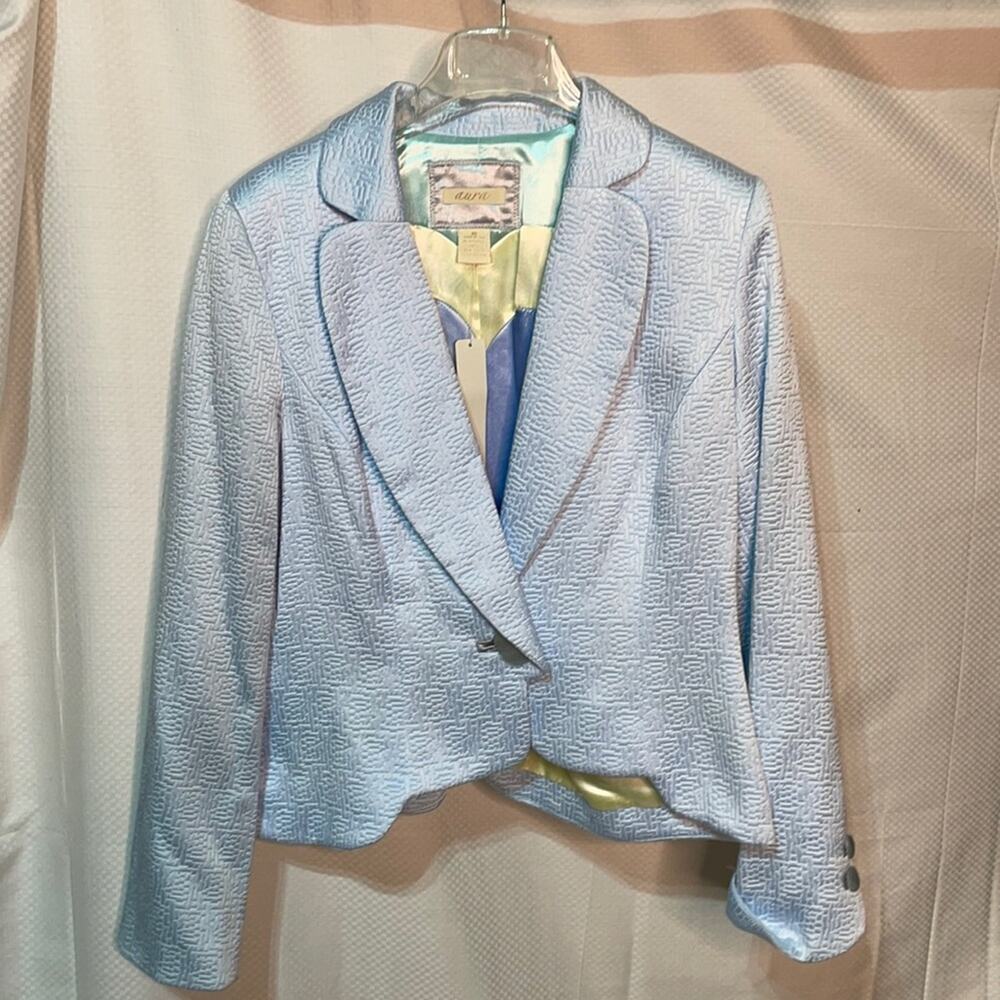 Aura 10 light blue fitted blazer NWT beautiful